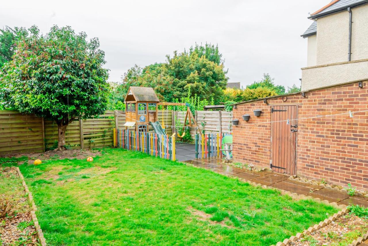 Stunning Place, Close To Windsor & Heathrow & Private Parking Burnham  Kültér fotó