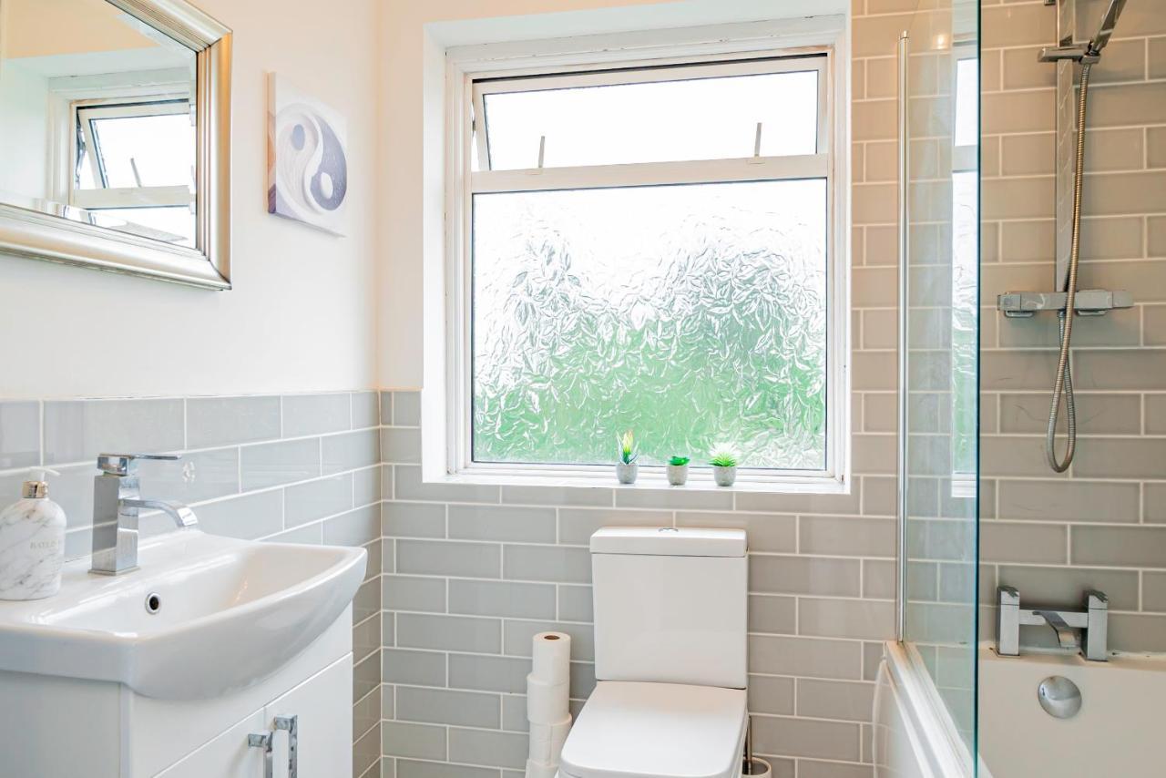 Stunning Place, Close To Windsor & Heathrow & Private Parking Burnham  Kültér fotó