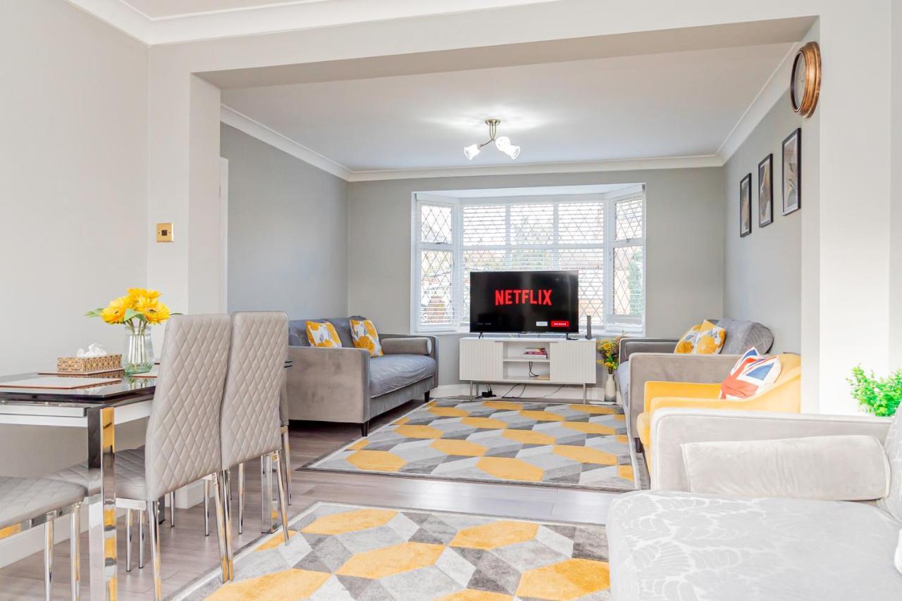 Stunning Place, Close To Windsor & Heathrow & Private Parking Burnham  Kültér fotó